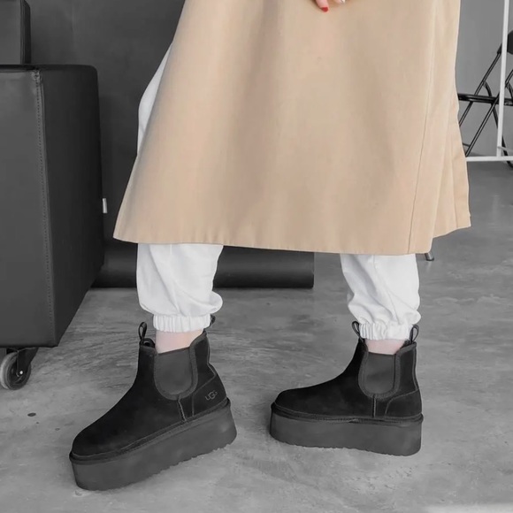 UGG Shoes - 🐏Size 10 - NWT: UGG - Women’s Neumel Platform Chelsea Boot